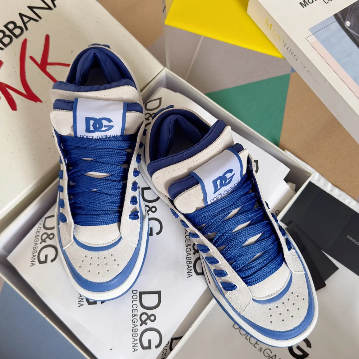 Factory price: 458💰D&G's latest Cushion series casual sports shoes, dad shoes, running shoes, original purchase and development, production, handmade, but always looking to the future. The new Cushion sneakers feature a two-tone suede upper accented by a mesh contrasting printed DG cross logo on the side. The lightweight, grippy rubber outsole adopts an innovative design to provide excellent performance, and the jacquard label adds timeless style. Exquisite packaging at the delivery counter🛍📦 ▪️ Fabric: Original custom-made first-layer cowhide ▪️ Lining: Original custom-made breathable towel lining ▪️ Sole: Original open-molded rubber material ▪️ Bottom thickness: 3.5CM ▪️ Size: Men's 38-45